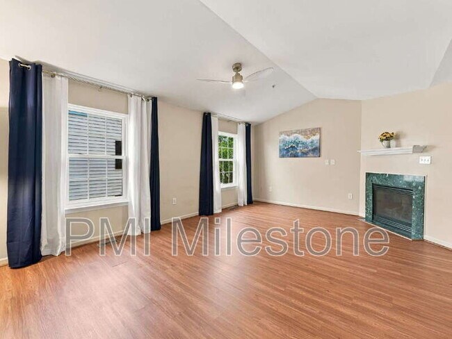 Building Photo - 2132 Bristol Dr