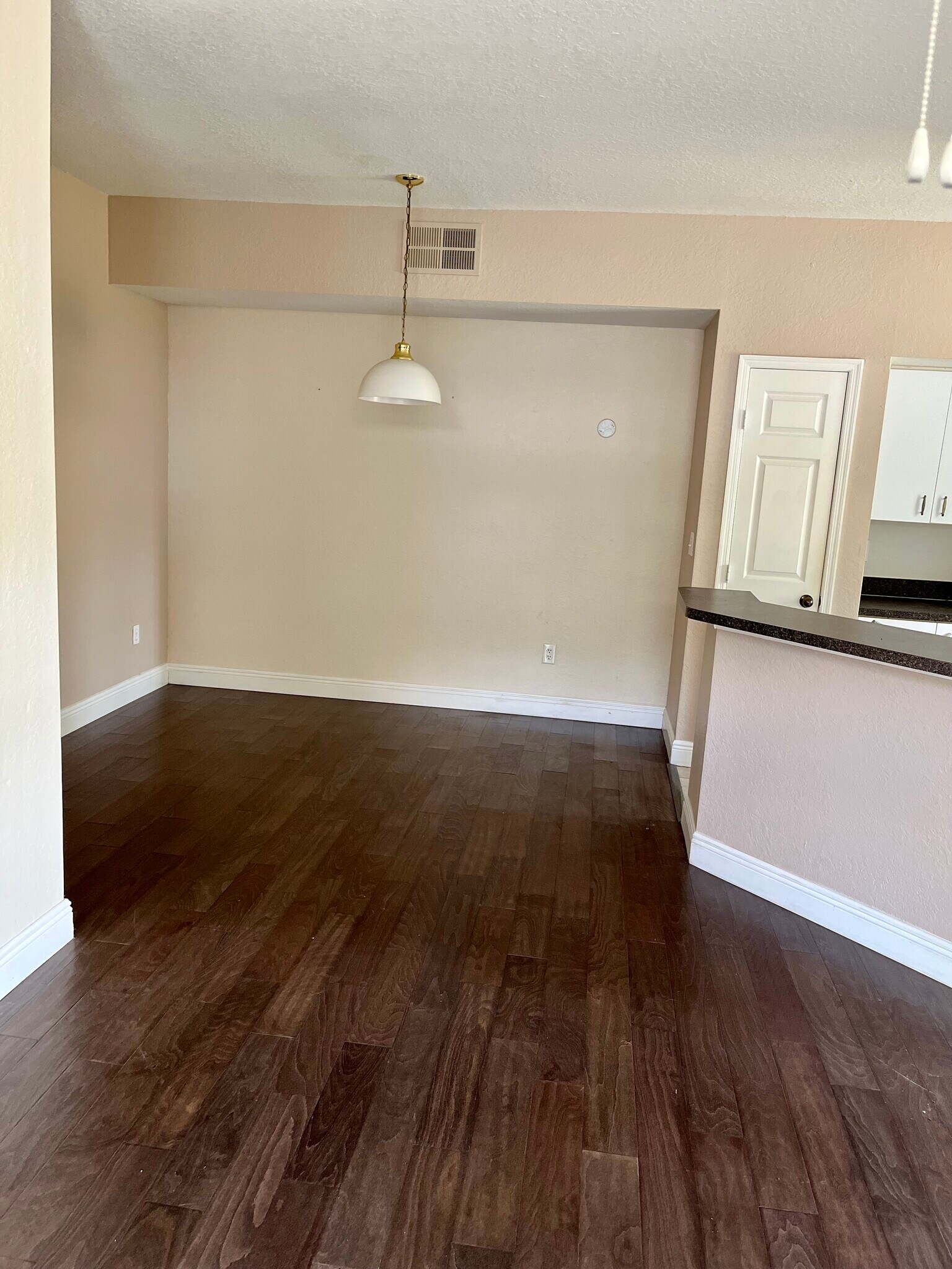 Dining area - 6420 Raleigh St