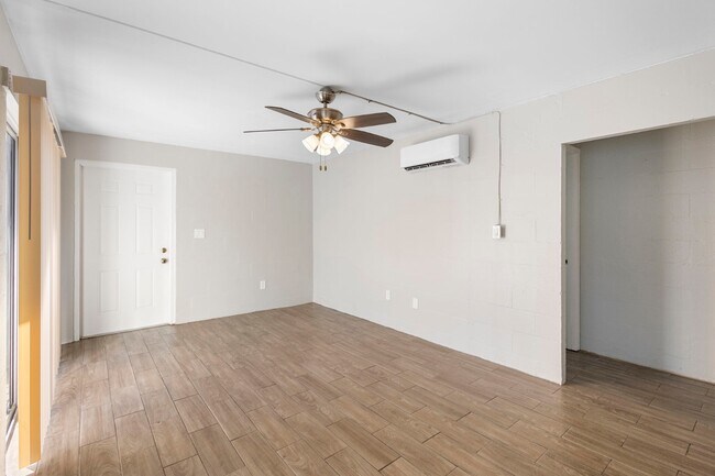 Building Photo - 901 Colyer St