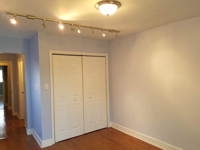 Building Photo - 4906 Sciota St