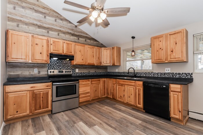 Building Photo - 8630 Meadowlark Dr