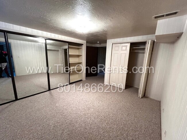 Building Photo - NO DEPOSIT option available for qualified renters!