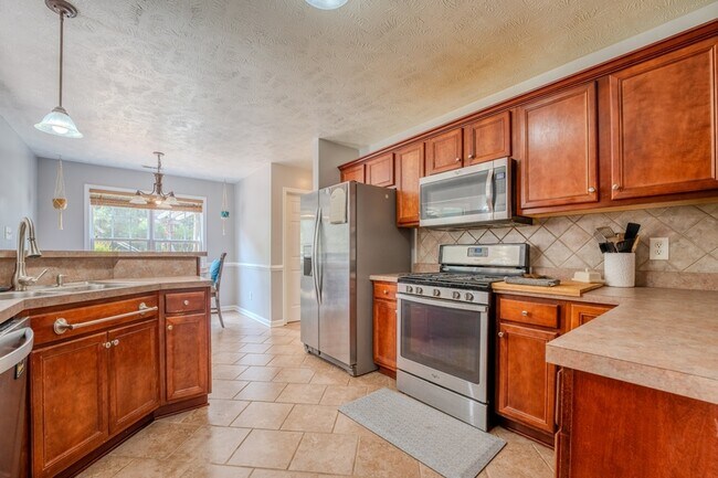 Building Photo - 220 Dolphin Dr