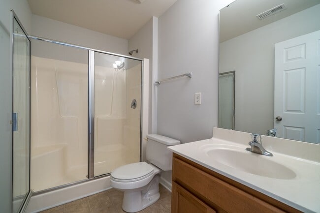 Building Photo - Gorgeous 3 Bedroom Townhome in Davidson