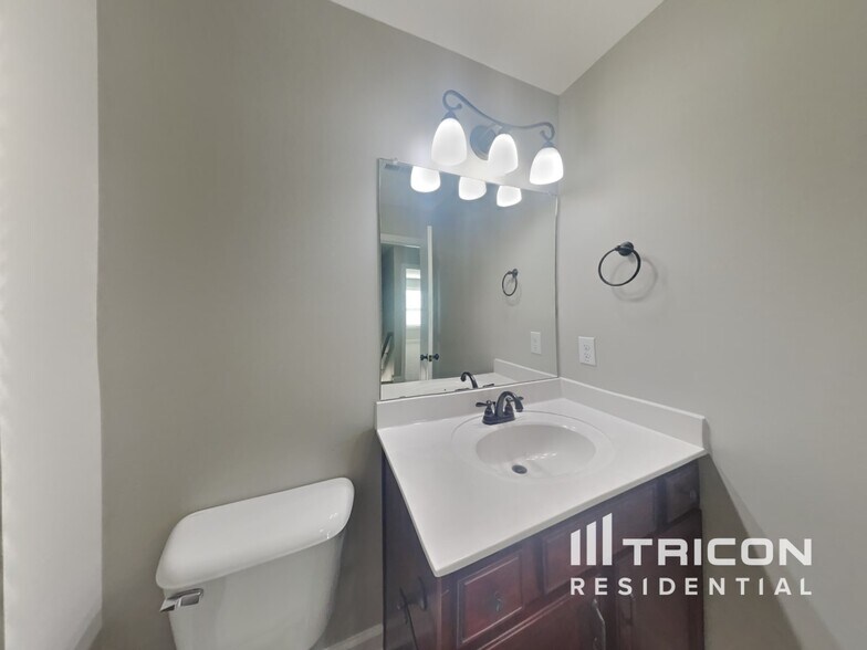 Building Photo - 3770 Tradewinds Terrace