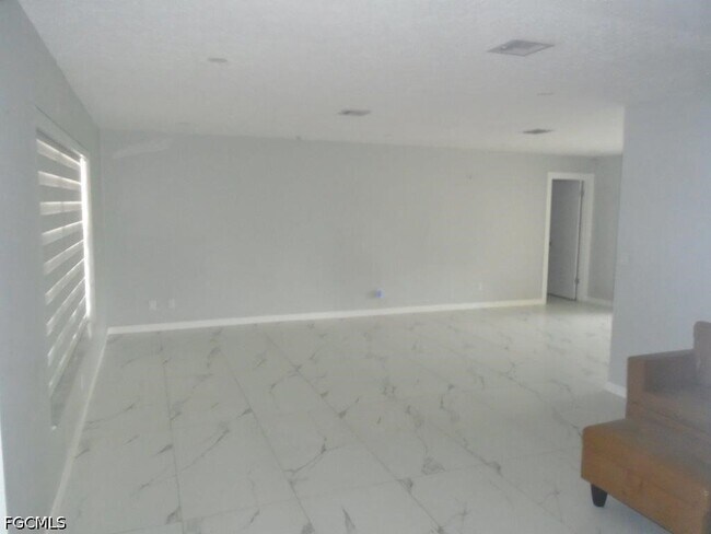 Building Photo - 1401 Everest Pkwy