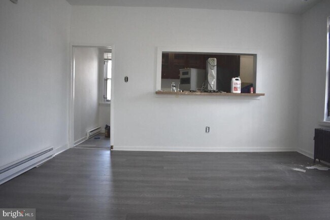 Building Photo - 10 S 62nd St