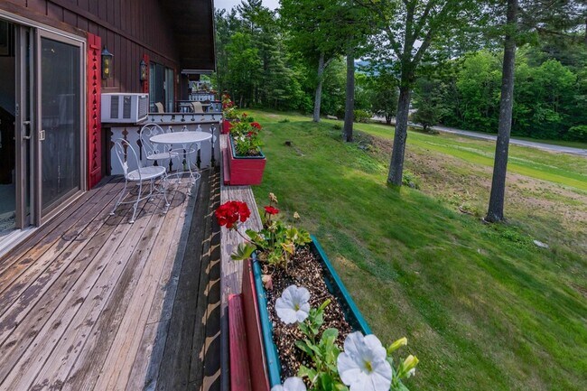 Building Photo - 18 Bunker Ln