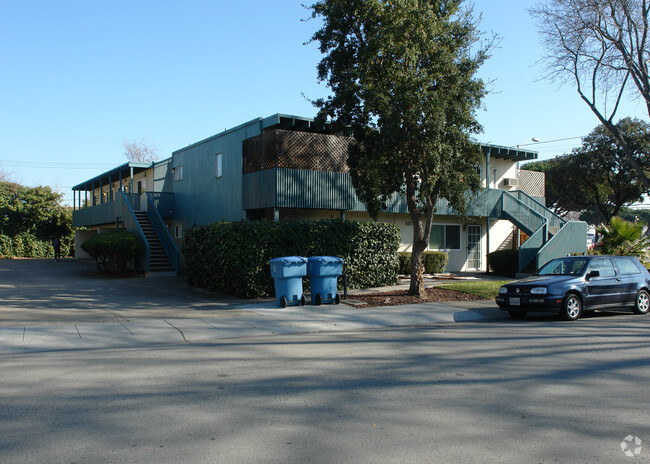Primary Photo - 4185 Byron St