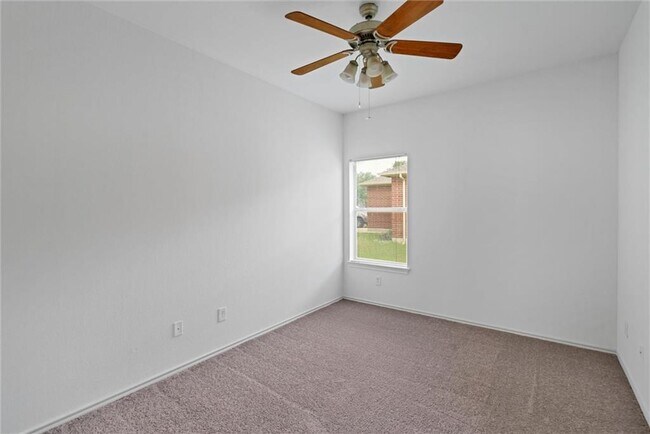 Building Photo - 702 Pampas Ricas Dr