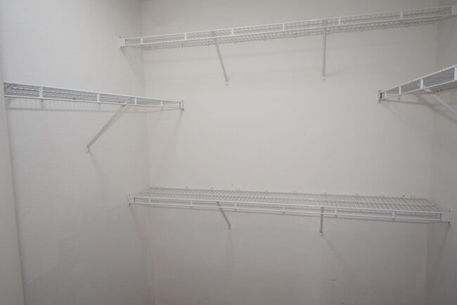 Building Photo - 2BR Plus Bonus Room in the NW!