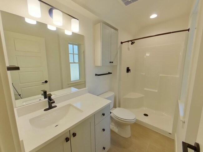 Building Photo - 2790 NW Harrison Blvd