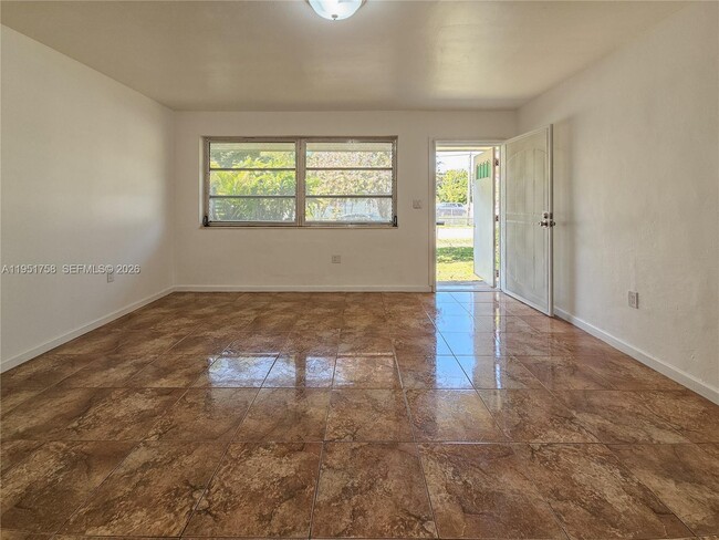 Building Photo - 201 SW 30th Ct