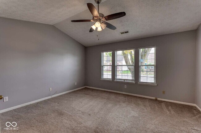 Building Photo - 8520 Lincoln Ct