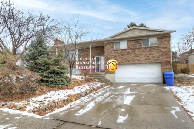 Building Photo - 4 Bedroom Cottonwood Heights Home