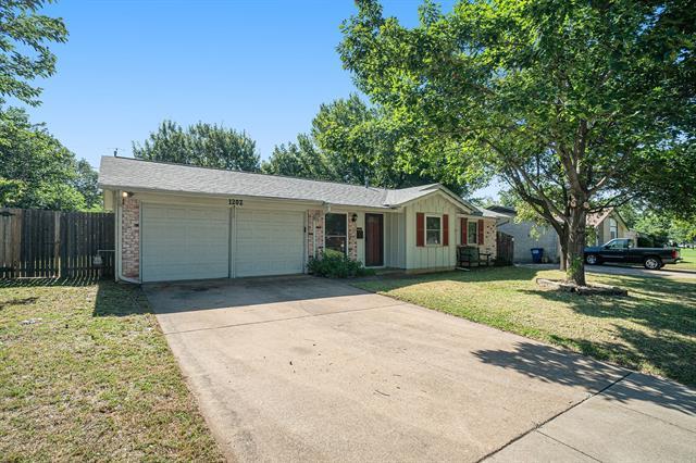 Building Photo - 1202 Crane Dr