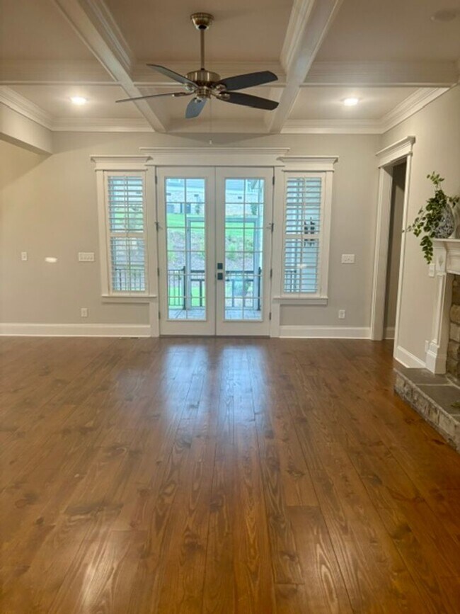 Building Photo - 4304 Sabal Dr