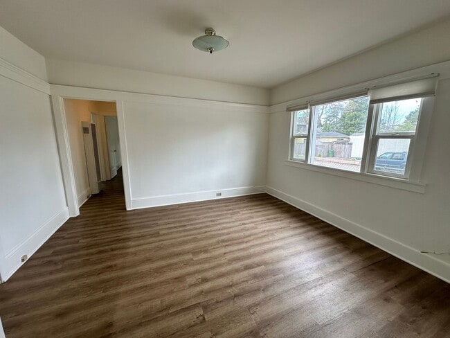 Building Photo - Charming corner lot with great natural light