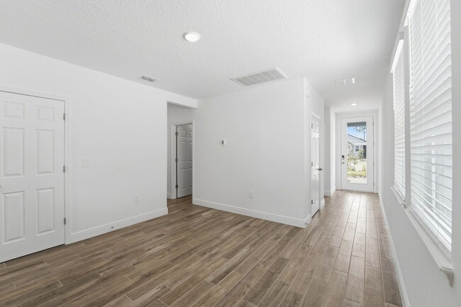 Building Photo - 205 Links Ter Blvd