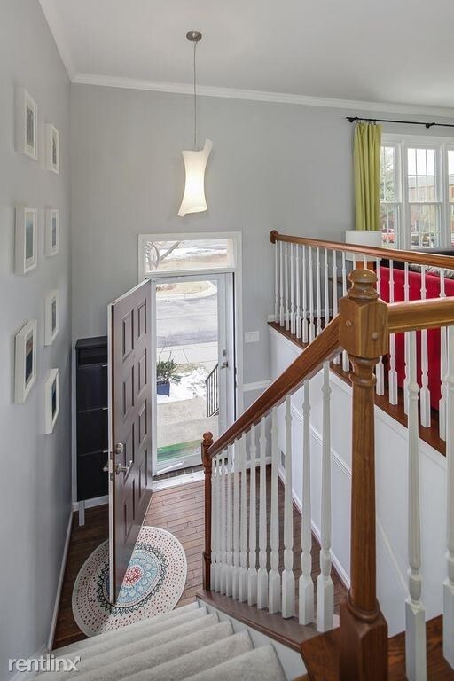 Building Photo - 3 br, 2.5 bath Townhome - 7111 Bradshaw Ct E
