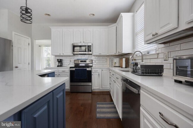 Building Photo - 608 Talmadge Ct SE