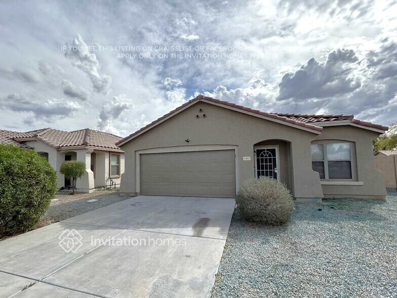 Primary Photo - 2443 W Mobile Ln