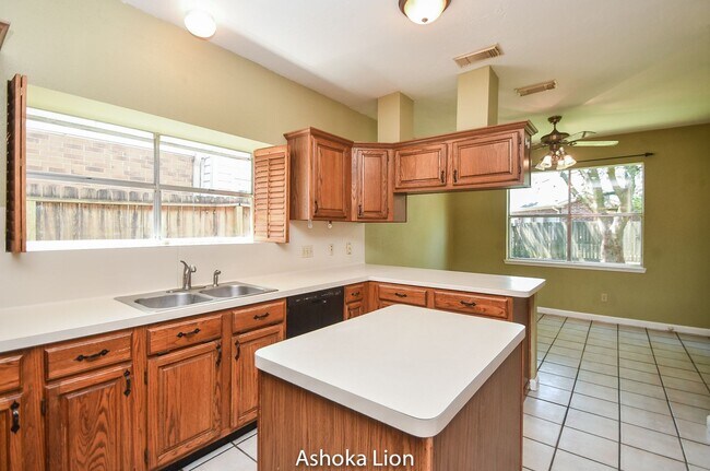 Building Photo - Gorgeously designed home with 4 bedrooms and 2.5 baths. A must see!
