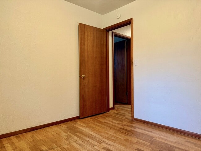 Building Photo - 2021 Taft Ave