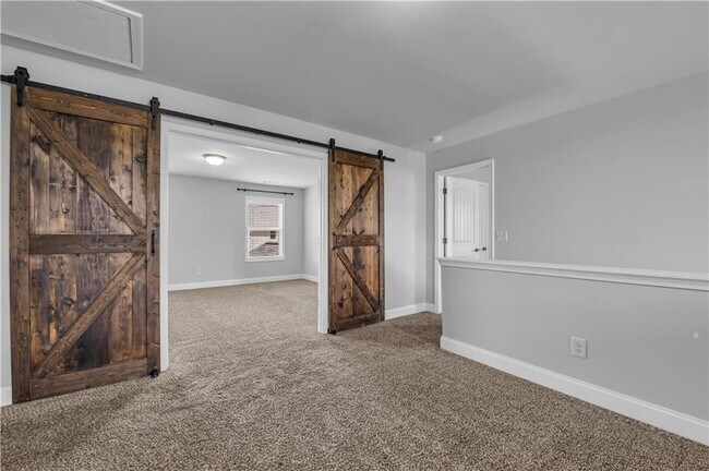 Building Photo - 304 Red Cap Cir