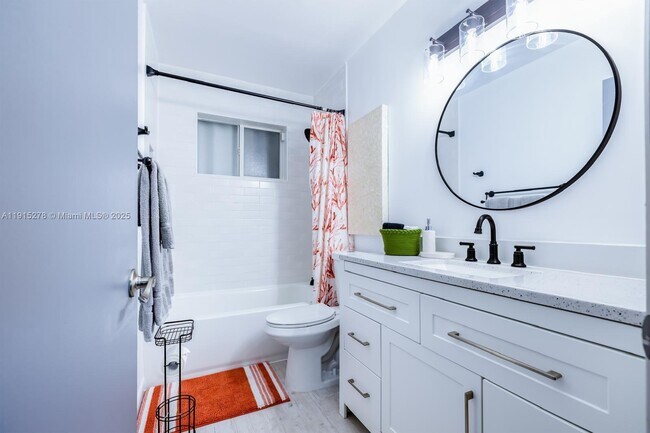 Building Photo - 312 N Luna Ct