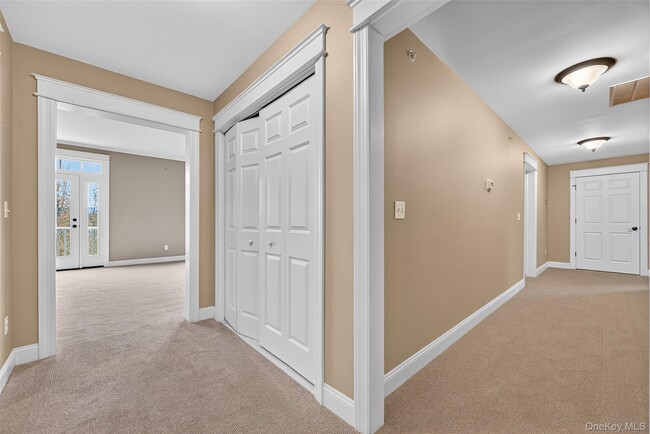 Building Photo - 15 Cropsey St