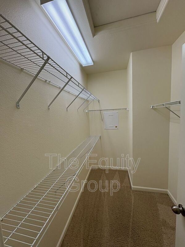 Building Photo - 138 N Lindsay St