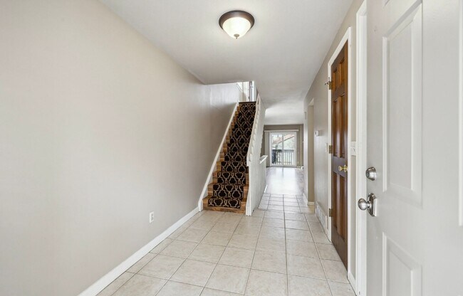 Building Photo - $0 DEPOSIT OPTIONS. SPACIOUS 2 BED, 2.5 BA...