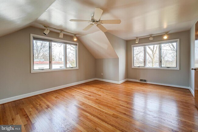 Building Photo - 2809 Pierpont St