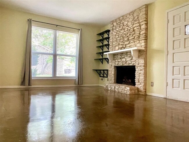 Building Photo - 1721 Timber Ridge Dr