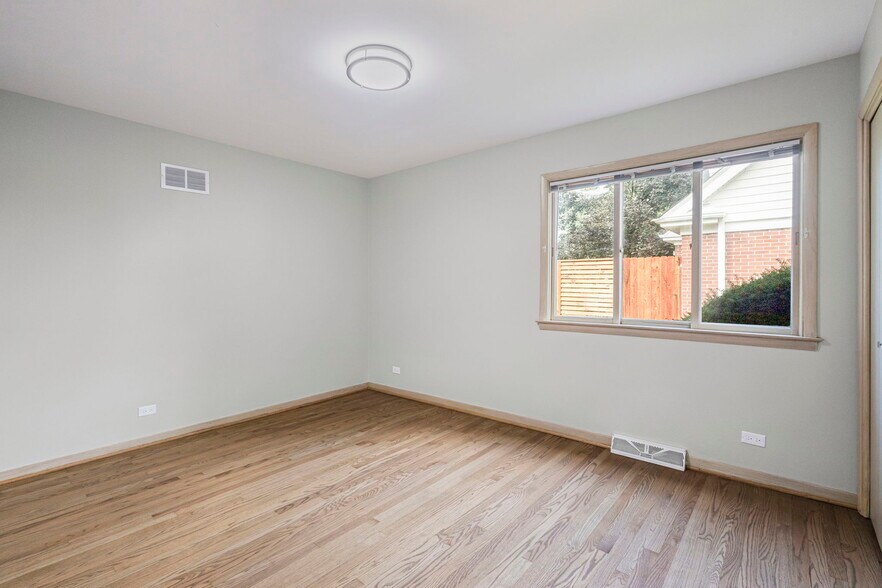 Building Photo - 2712 2nd Private Rd