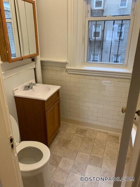 Building Photo - 1185 Boylston St
