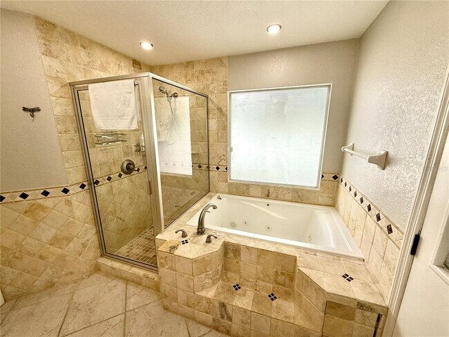 Building Photo - 102 Titan Dr