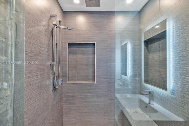 Building Photo - 3340 NE 190th St