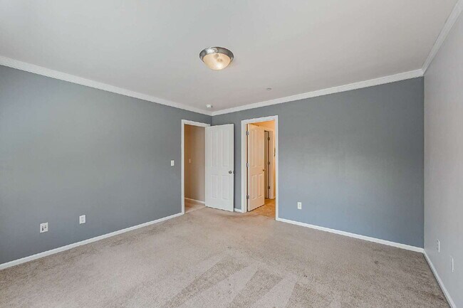 Building Photo - This is a beautiful property in the Savana...