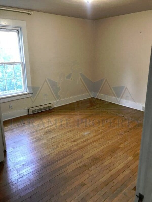 Building Photo - 911 E Steele St