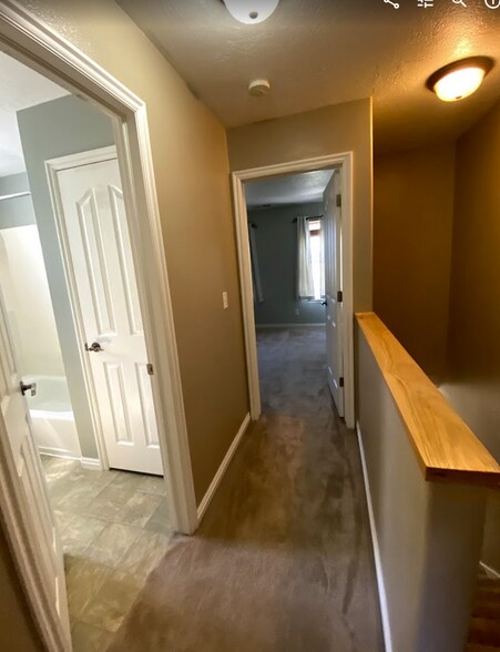 Building Photo - 879 Capital Ave