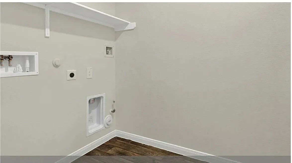 Building Photo - Room in House on Bethpage Dr