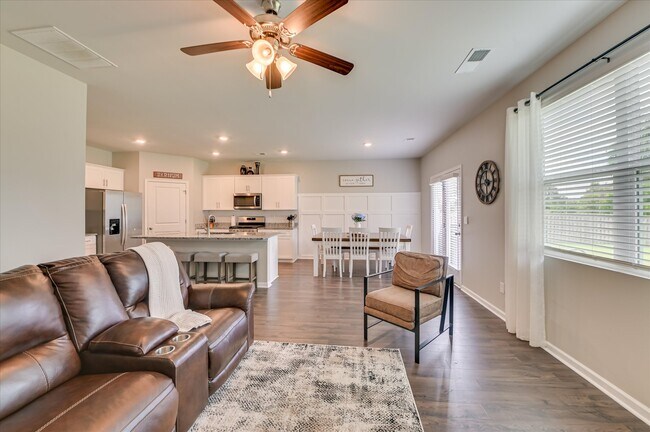 Building Photo - 7046-7046 Sideboard Xing