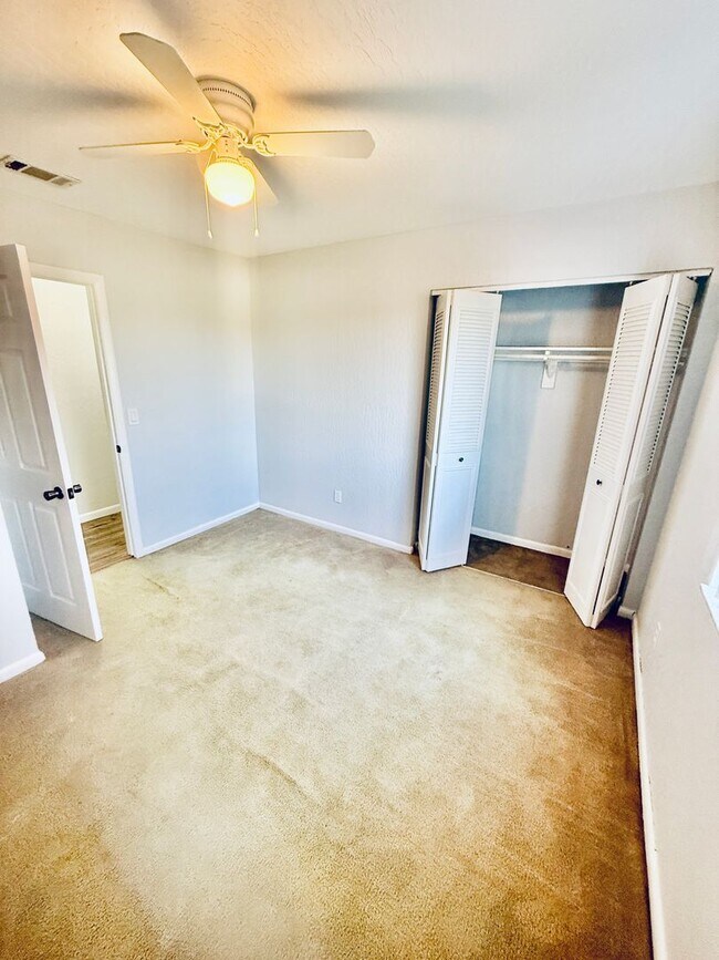 Building Photo - Low-Maintenance 2 Bedroom Condo with Modern Comforts in The Palms Condominium Community