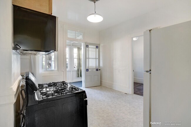 Building Photo - 1618 Grove St