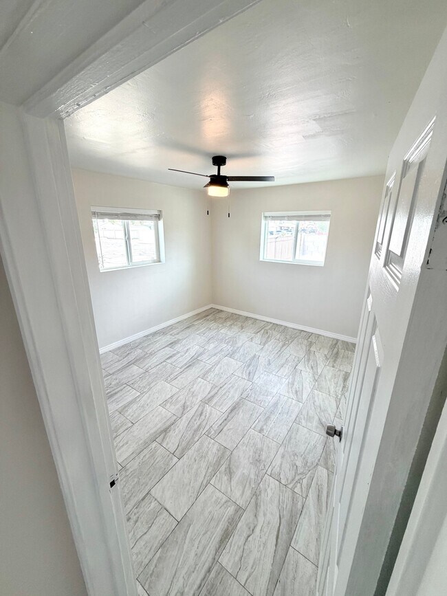 Building Photo - 8102 N 30th Dr