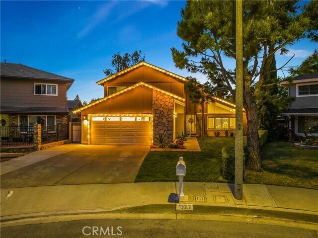 Building Photo - 1320 N Van Gogh Cir