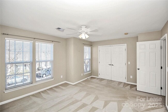 Building Photo - 9563 Glenashley Dr