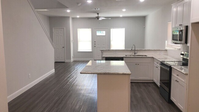 Building Photo - 9214 Nyssa Ave